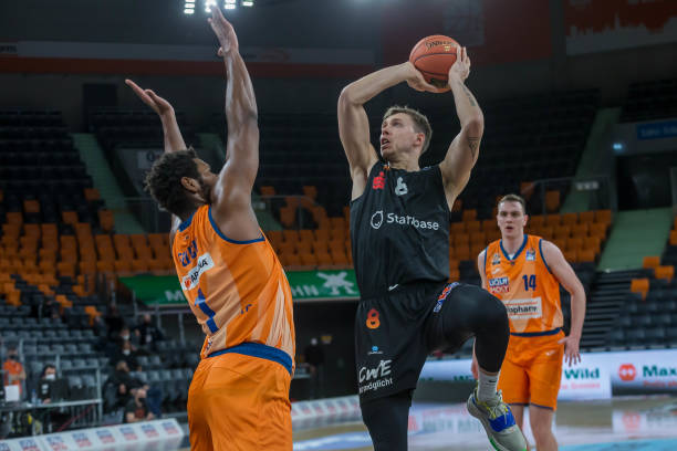 员和教练 员和教练